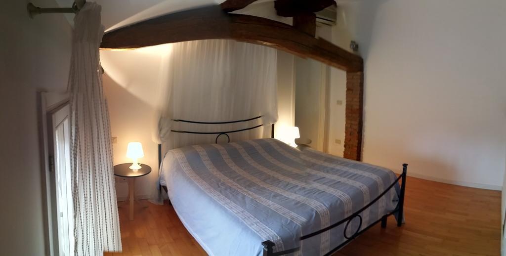 Ferienwohnung Mansarda Santa Margherita Bologna Zimmer foto