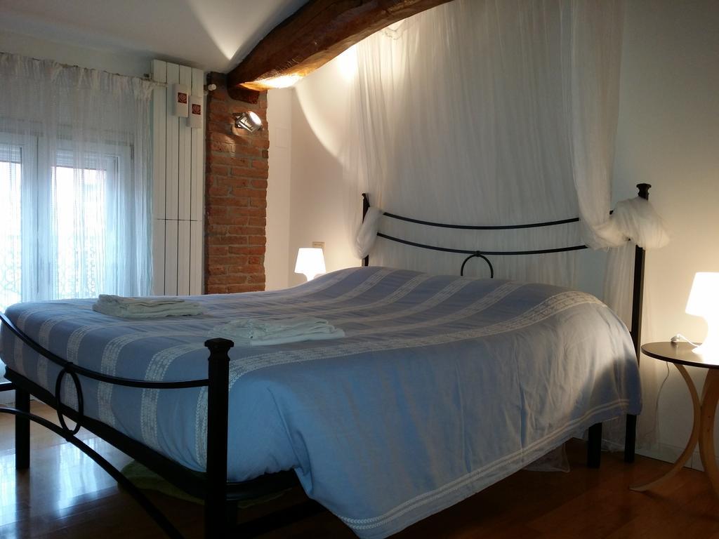 Ferienwohnung Mansarda Santa Margherita Bologna Zimmer foto